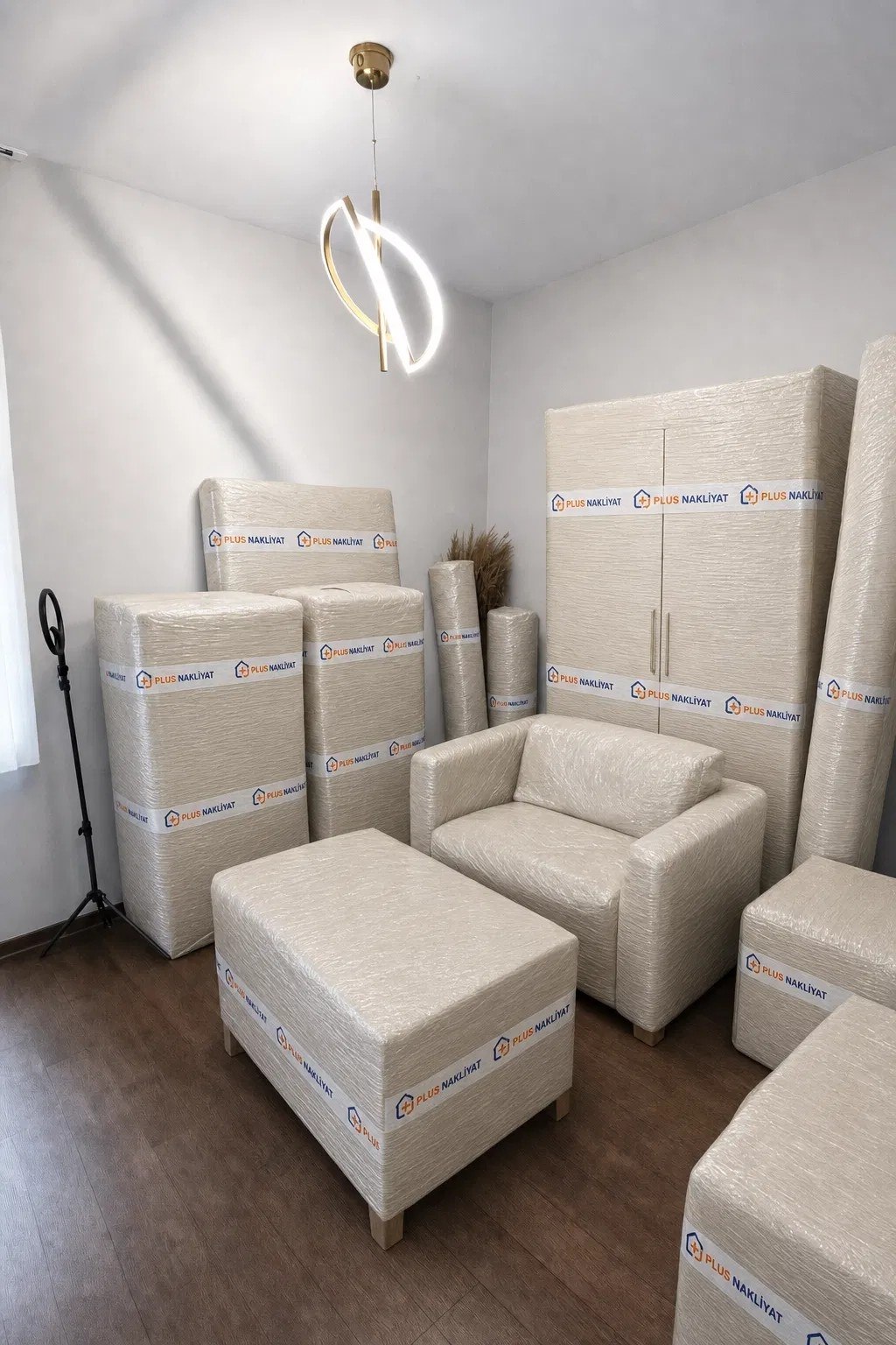 Mobilya kenarları ve yüzeyler ekstra korunur